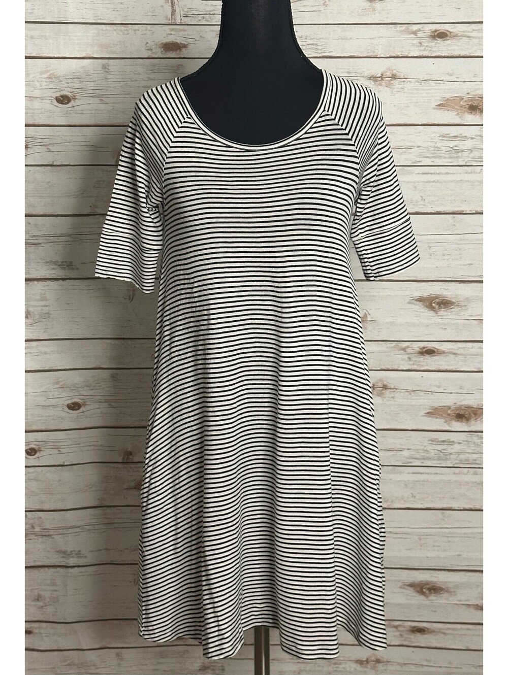 Roxy black white striped scoop neck short sleeve swing dress Size XS coastal